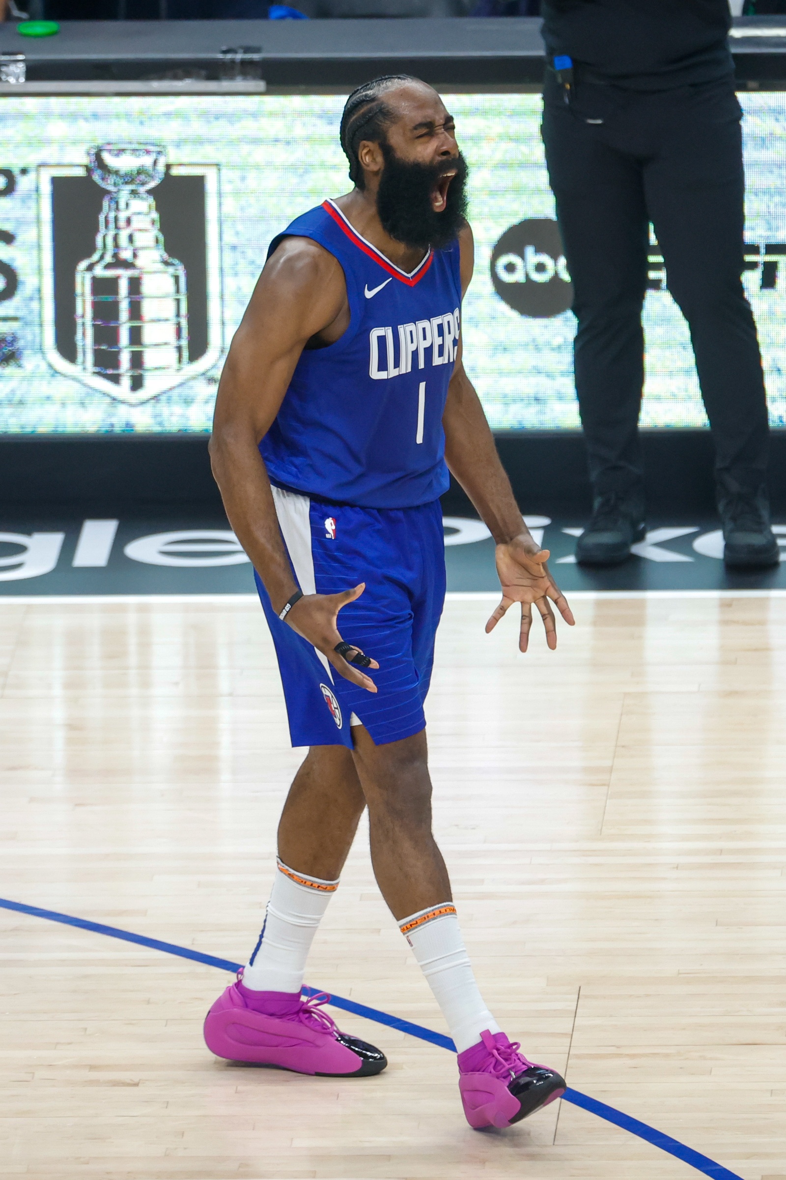 爱游戏体育-关于哈登新星精彩发挥表现惊艳，老鹰未来可期！的信息