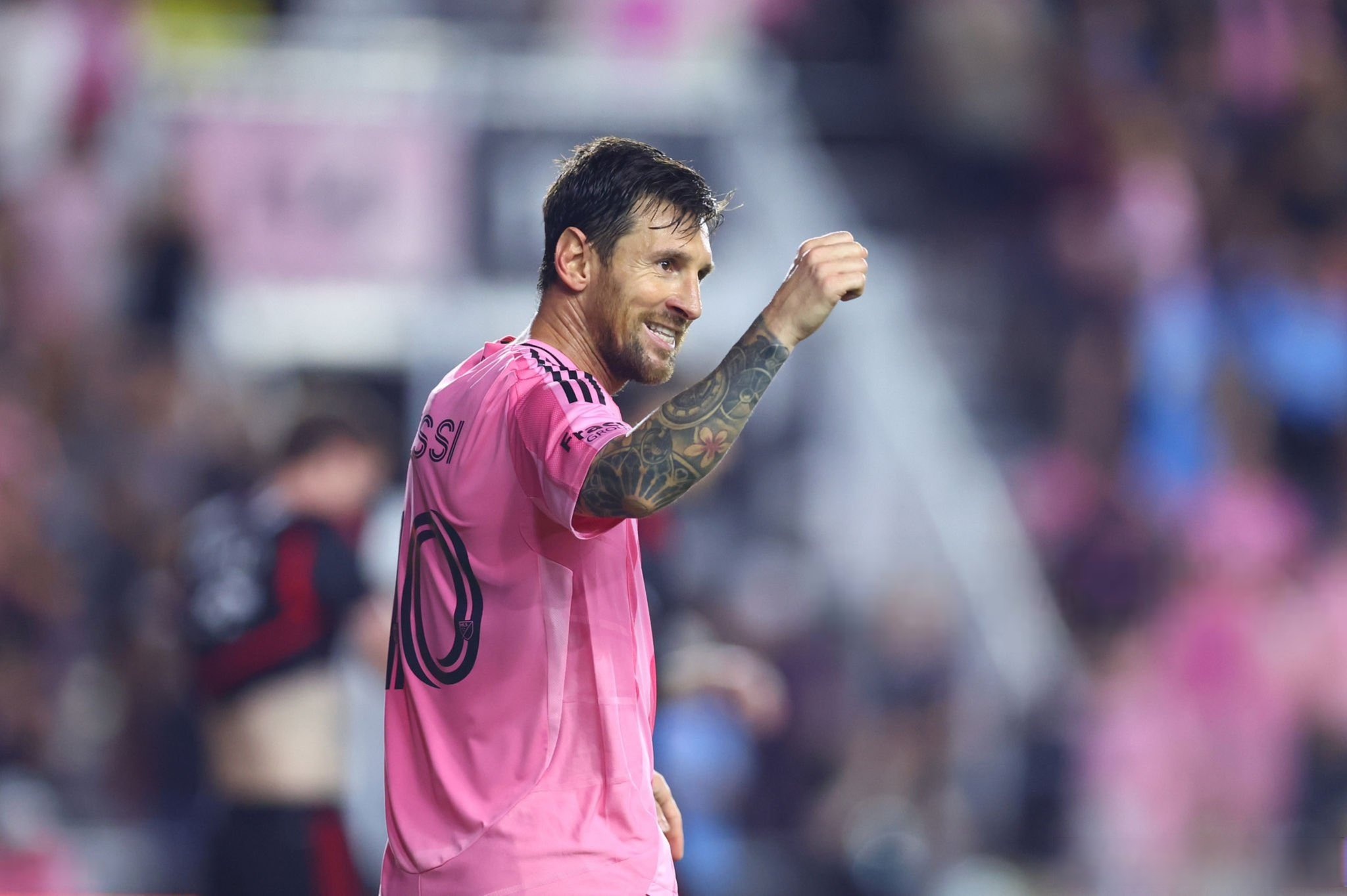 AYX- 梅西归队训练 新闻 